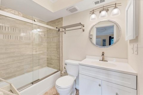 Condo in Bradenton, Florida, 2 bedrooms  № 1918363 - photo 18