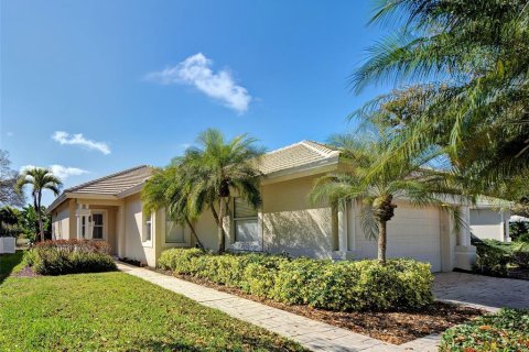 House in Venice, Florida 3 bedrooms, 150.69 sq.m. № 2324114