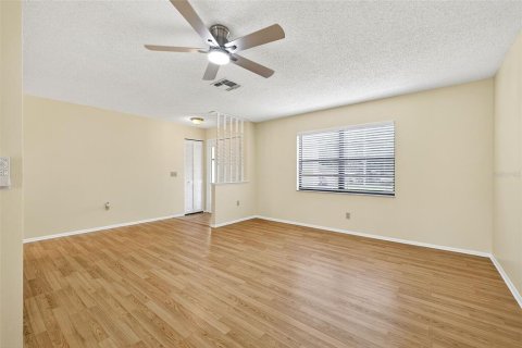 House in Spring Hill, Florida 2 bedrooms, 99.78 sq.m. № 1873966 - photo 10