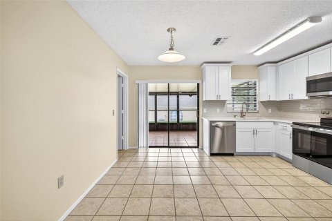 House in Spring Hill, Florida 2 bedrooms, 99.78 sq.m. № 1873966 - photo 11