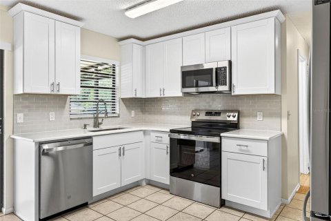 House in Spring Hill, Florida 2 bedrooms, 99.78 sq.m. № 1873966 - photo 3