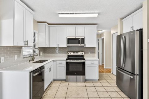 House in Spring Hill, Florida 2 bedrooms, 99.78 sq.m. № 1873966 - photo 13