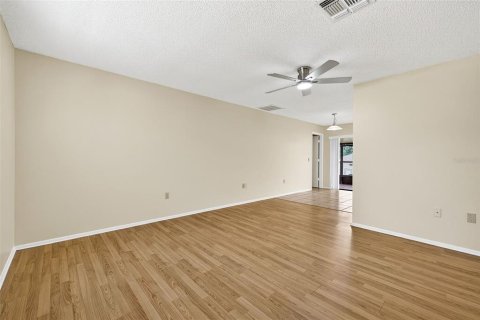 House in Spring Hill, Florida 2 bedrooms, 99.78 sq.m. № 1873966 - photo 8