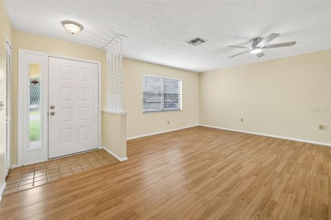 House in Spring Hill, Florida 2 bedrooms, 99.78 sq.m. № 1873966 - photo 5