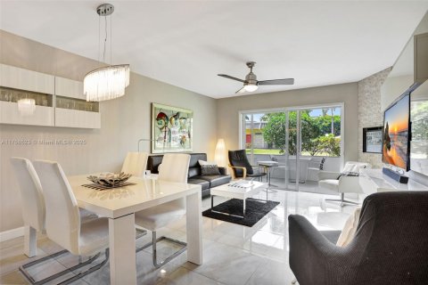 Condo in Lauderhill, Florida, 2 bedrooms  № 1715579 - photo 7