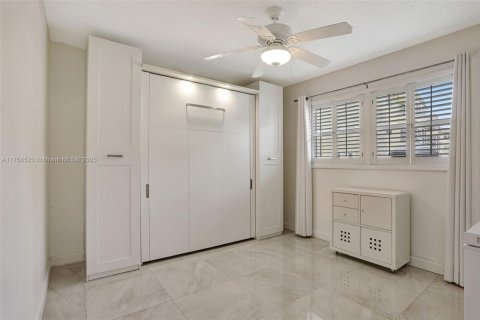 Condo in Lauderhill, Florida, 2 bedrooms  № 1715579 - photo 19