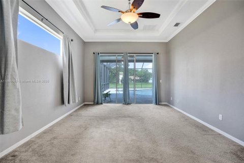 House in Port St. Lucie, Florida 4 bedrooms, 223.8 sq.m. № 1928450 - photo 28