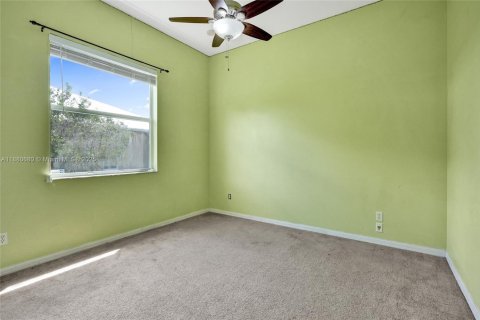 House in Port St. Lucie, Florida 4 bedrooms, 223.8 sq.m. № 1928450 - photo 22