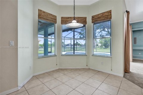 House in Port St. Lucie, Florida 4 bedrooms, 223.8 sq.m. № 1928450 - photo 13