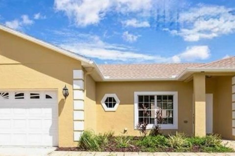 Casa en alquiler en Kissimmee, Florida, 4 dormitorios, 163.32 m2 № 1879548 - foto 1