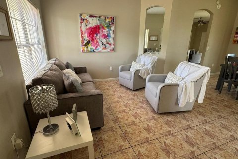 Casa en alquiler en Kissimmee, Florida, 4 dormitorios, 163.32 m2 № 1879548 - foto 3