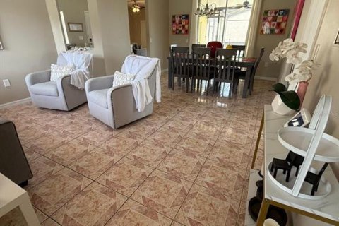Casa en alquiler en Kissimmee, Florida, 4 dormitorios, 163.32 m2 № 1879548 - foto 4
