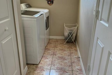 Casa en alquiler en Kissimmee, Florida, 4 dormitorios, 163.32 m2 № 1879548 - foto 26