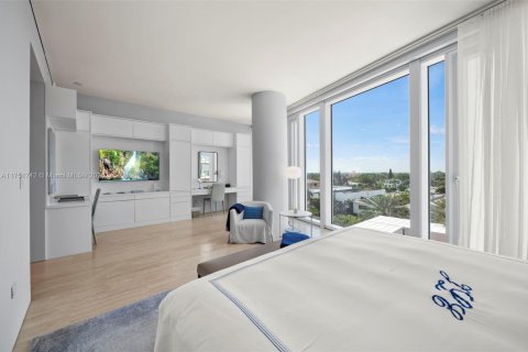 Condo in Surfside, Florida, 3 bedrooms  № 1859997 - photo 11