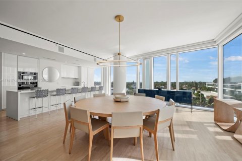 Condo in Surfside, Florida, 3 bedrooms  № 1859997 - photo 4