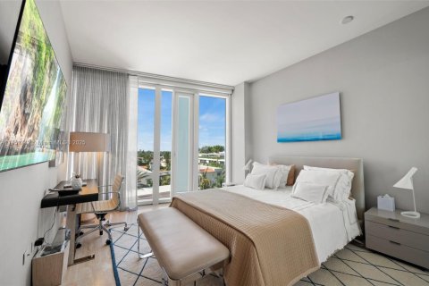 Condo in Surfside, Florida, 3 bedrooms  № 1859997 - photo 9