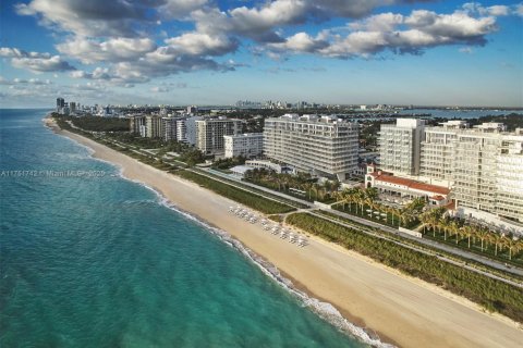 Condo in Surfside, Florida, 3 bedrooms  № 1859997 - photo 2