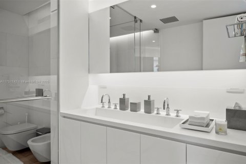 Condo in Surfside, Florida, 3 bedrooms  № 1859997 - photo 18
