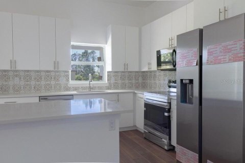 Купить виллу или дом в Порт-Шарлотт, Флорида 6 комнат, 161.93м2, № 2330210 - фото 9