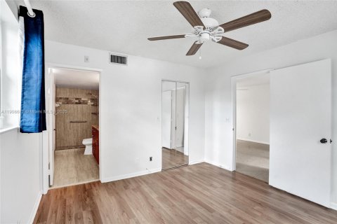 Copropriété à vendre à Pompano Beach, Floride: 2 chambres, 76.64 m2 № 2013888 - photo 25