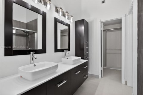 House in Margate, Florida 2 bedrooms, 115.01 sq.m. № 1991453 - photo 25