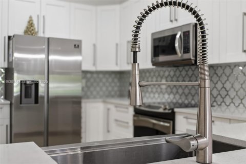 House in Margate, Florida 2 bedrooms, 115.01 sq.m. № 1991453 - photo 9