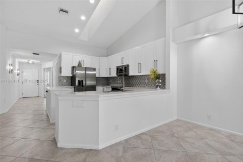 House in Margate, Florida 2 bedrooms, 115.01 sq.m. № 1991453 - photo 19