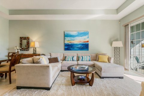 Condo in Vero Beach, Florida, 3 bedrooms № 2186930 - photo 12