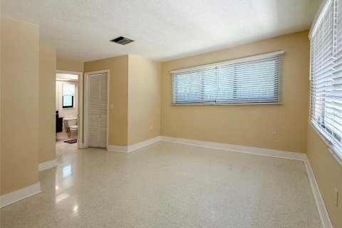 House in Saint Petersburg, Florida 3 bedrooms, 159.05 sq.m. № 1758045 - photo 20