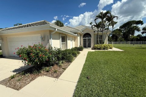 House in Hobe Sound, Florida 3 bedrooms, 187.38 sq.m. № 2087991
