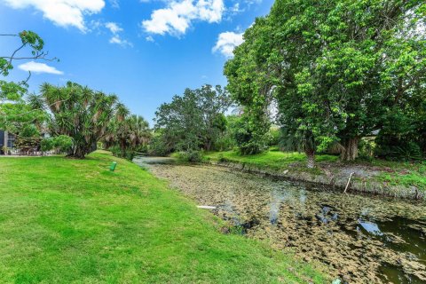 Townhouse in Coral Springs, Florida 3 bedrooms, 139.35 sq.m. № 2191680 - photo 7