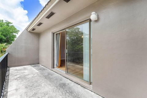 Townhouse in Coral Springs, Florida 3 bedrooms, 139.35 sq.m. № 2191680 - photo 28