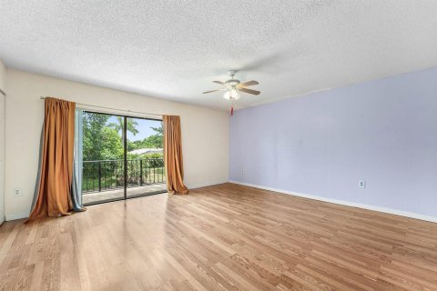 Townhouse in Coral Springs, Florida 3 bedrooms, 139.35 sq.m. № 2191680 - photo 19