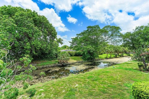 Townhouse in Coral Springs, Florida 3 bedrooms, 139.35 sq.m. № 2191680 - photo 29