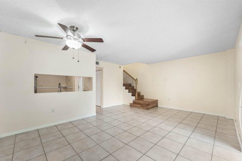Townhouse in Coral Springs, Florida 3 bedrooms, 139.35 sq.m. № 2191680 - photo 12