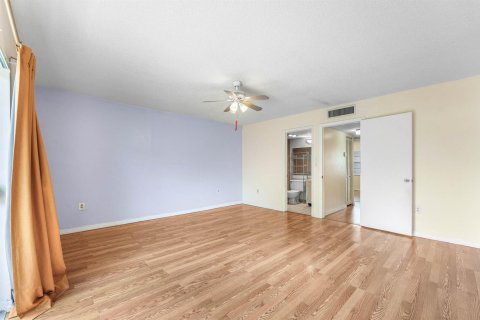 Townhouse in Coral Springs, Florida 3 bedrooms, 139.35 sq.m. № 2191680 - photo 20