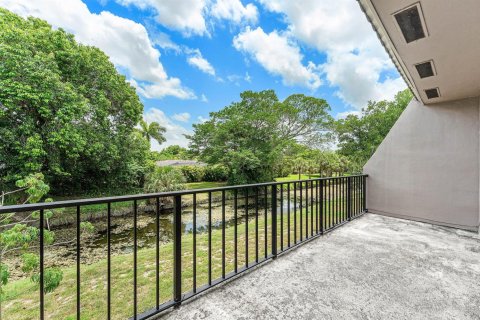 Townhouse in Coral Springs, Florida 3 bedrooms, 139.35 sq.m. № 2191680 - photo 27