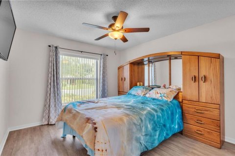 House in Lakeland, Florida 3 bedrooms, 186.36 sq.m. № 1919920 - photo 29