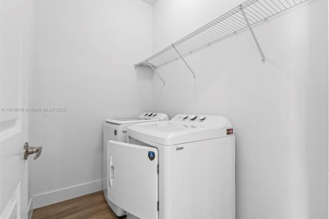 Купить таунхаус в Хомстед, Флорида 3 спальни, № 1972148 - фото 21