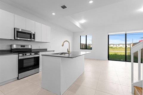 Купить таунхаус в Хомстед, Флорида 3 спальни, № 1972148 - фото 14