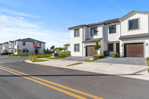 Купить таунхаус в Хомстед, Флорида 3 спальни, № 1972148 - фото 4