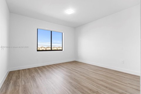 Купить таунхаус в Хомстед, Флорида 3 спальни, № 1972148 - фото 24