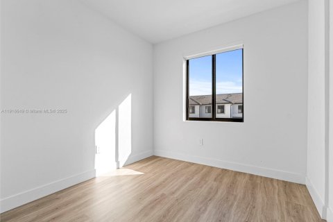 Купить таунхаус в Хомстед, Флорида 3 спальни, № 1972148 - фото 27