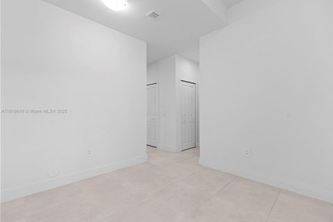 Купить таунхаус в Хомстед, Флорида 3 спальни, № 1972148 - фото 5