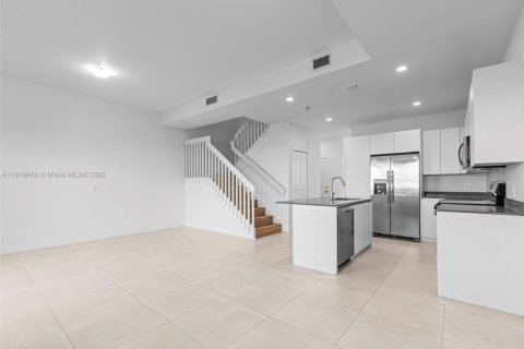 Купить таунхаус в Хомстед, Флорида 3 спальни, № 1972148 - фото 10