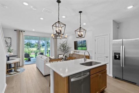 Townhouse in DeLand, Florida 3 bedrooms, 154.12 sq.m. № 2399526 - photo 5