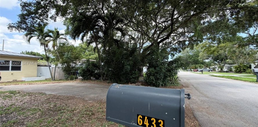 Villa ou maison à Hollywood, Floride 3 chambres, 129.04 m2 № 2076349