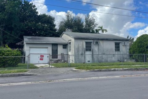 Villa ou maison à vendre à Miami, Floride: 2 chambres, 102.01 m2 № 1954730 - photo 20