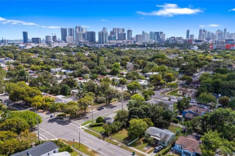 Villa ou maison à vendre à Miami, Floride: 2 chambres, 102.01 m2 № 1954730 - photo 11