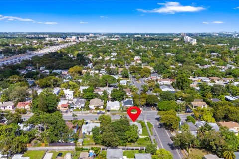 Villa ou maison à vendre à Miami, Floride: 2 chambres, 102.01 m2 № 1954730 - photo 21